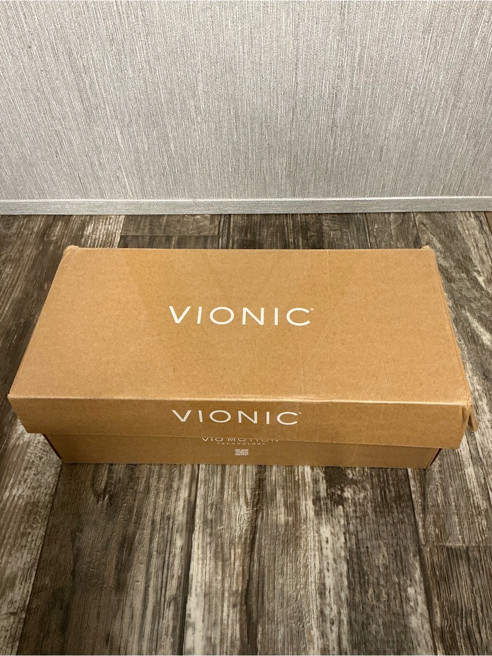 Vionic Black Leather Slip-On Loafer Size 10 - Picture 13 of 16